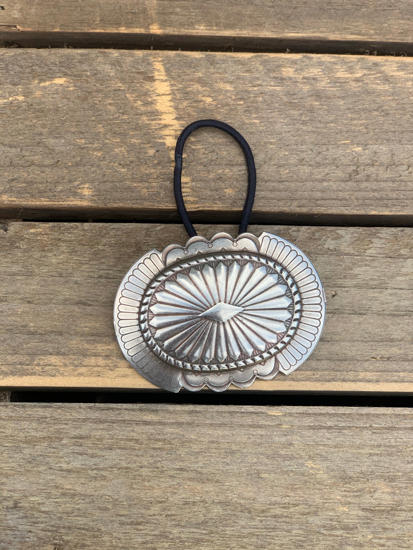 Large concho hair tie